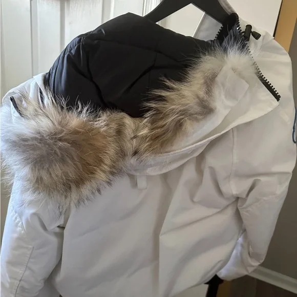 Canada Goose Women's White Ski Jacket - Picture 7 of 8